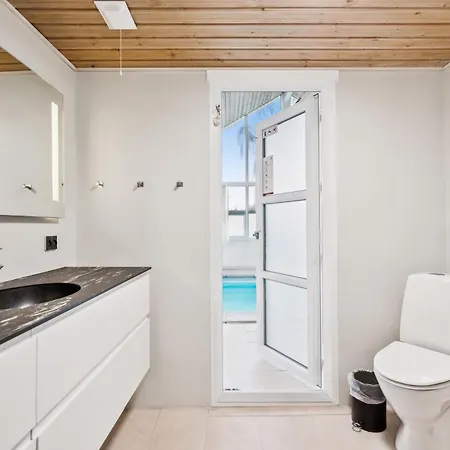 Spacious Activity And Pool House Perfect For Families Near Ebeltoft